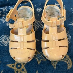 Girls Size 9 Wonder Nation Peach Colored Close Toe Sandals